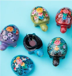 Paradise Handpainted Turtle Box Handcrafted In India ~ Assorted Colors -FUNKO || Ooly || Enesco Shop Screenshot 2020 11 22ParadiseTurtleBox Assorted Setof6 3